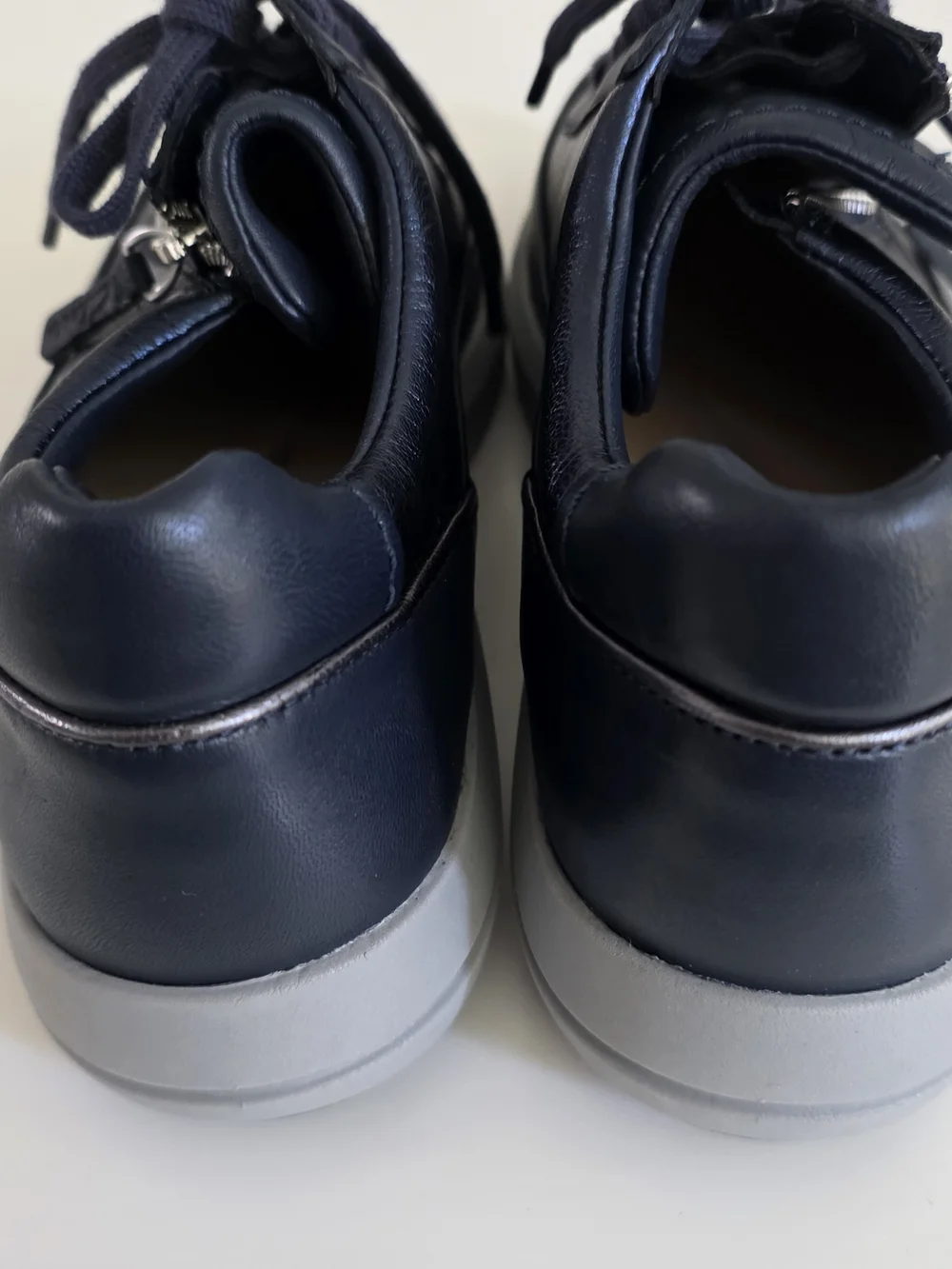 Clarks Men’s Dark Navy Leather Lace-Up Sneakers with Side Zip